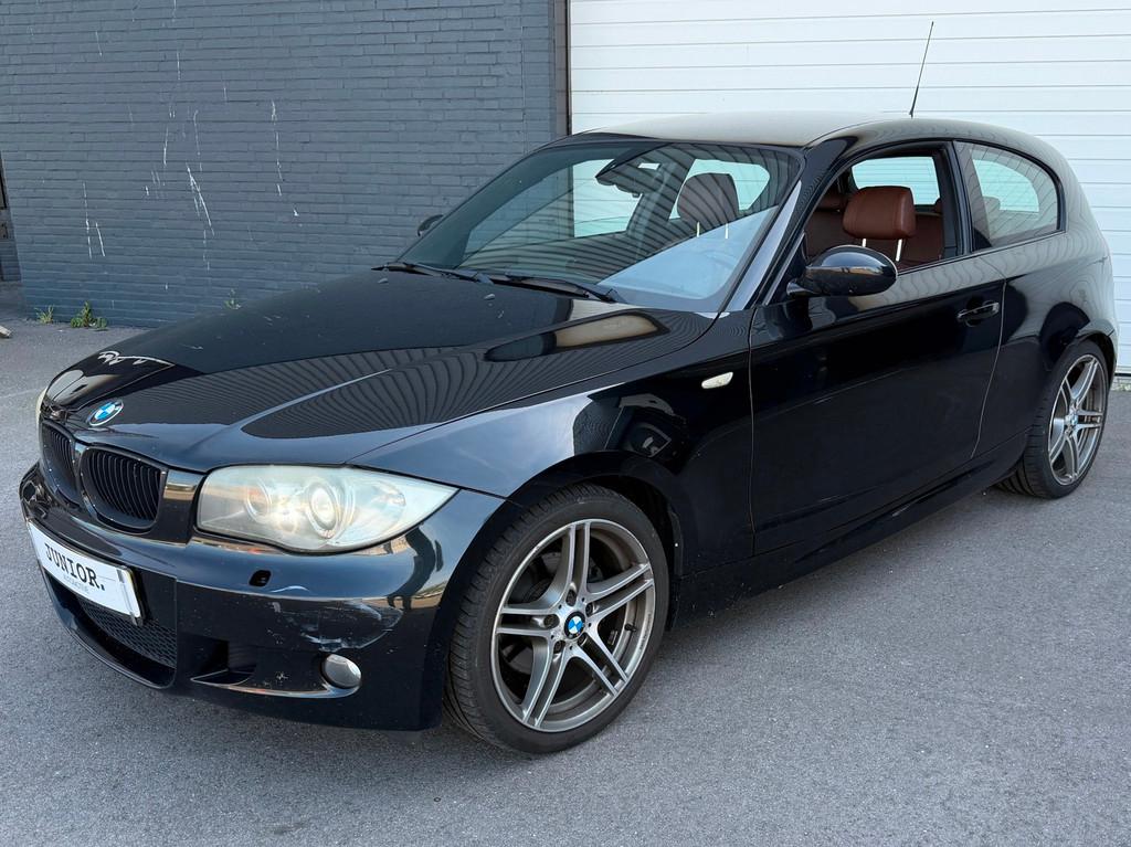 BMW 1-serie 120i High Executive M-PAKKET/LEDER/XENON/VOLO-H, 1-Serie, Achterwielaandrijving, 4 cilinders, 4 stoelen