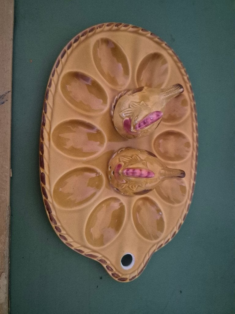 Eierschaal met peper.en zout stel, Ophalen of Verzenden