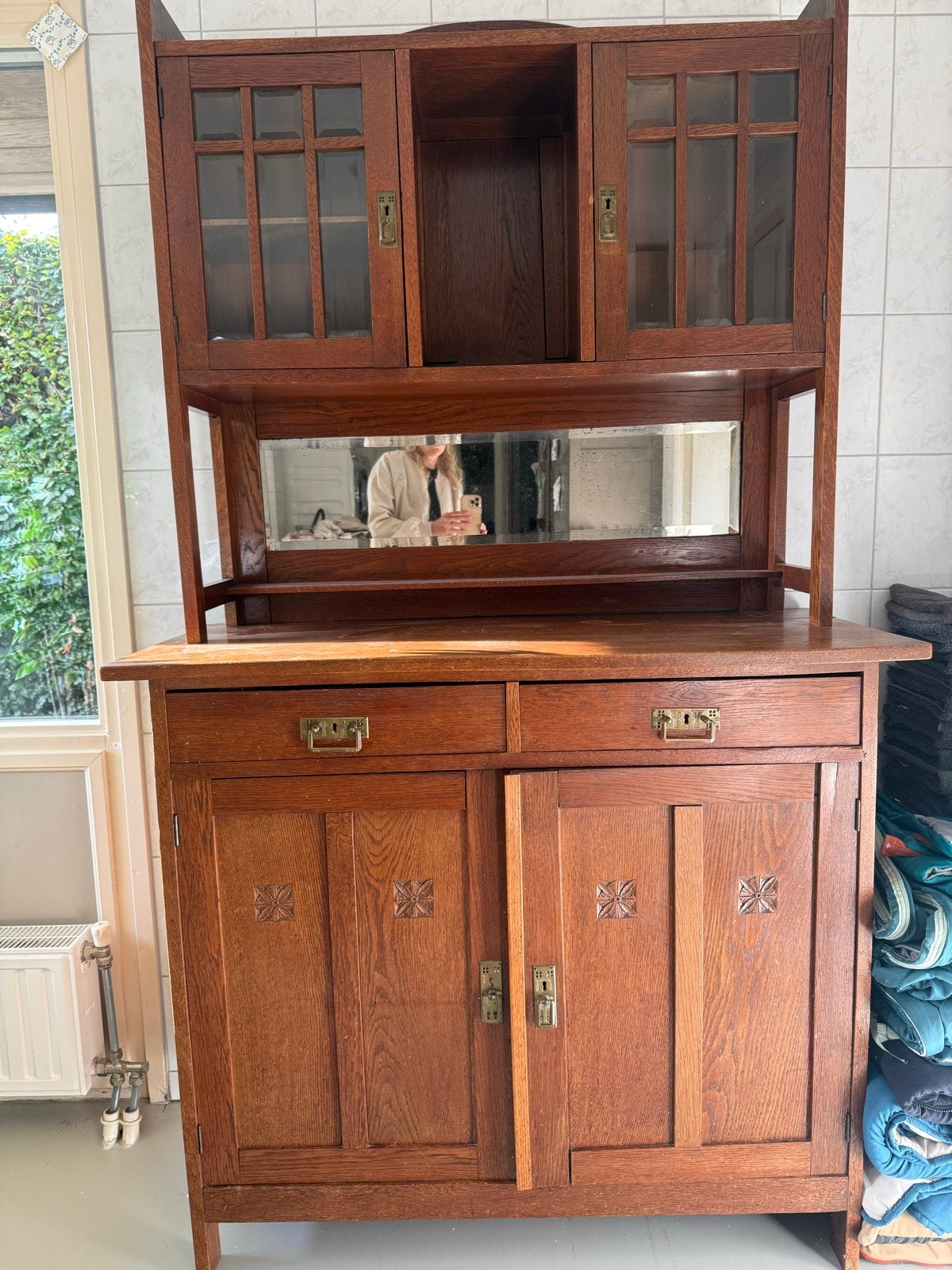Antiek dressoir/buffetkast met spiegel en glas, Ophalen