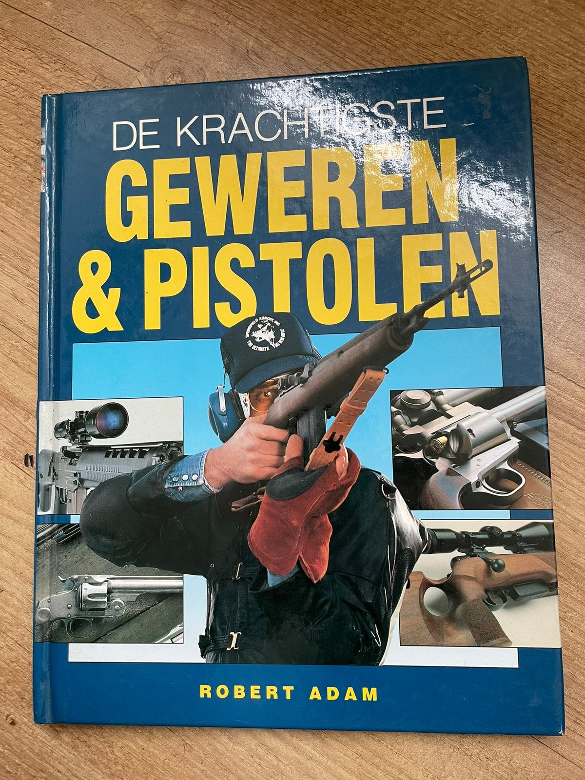 Diverse boeken pistolen en revolvers!, Ophalen of Verzenden, Overige soorten, Nederland, Boek of Tijdschrift