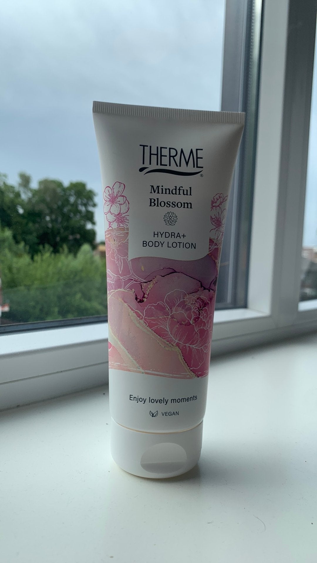 NEW Therme Mindful Blossom Lotion, Ophalen of Verzenden, Nieuw, Bodylotion, Crème of Olie