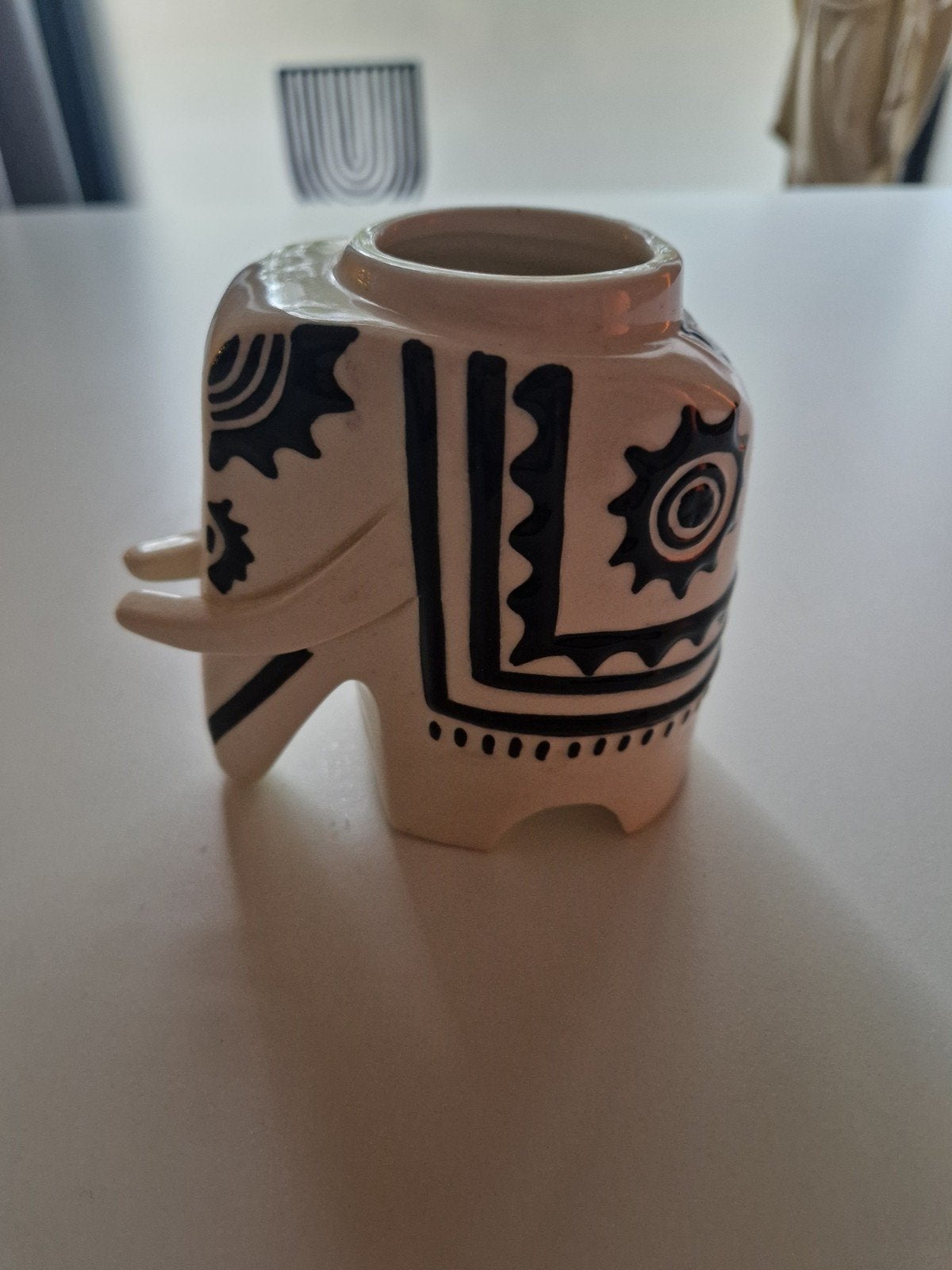 Decoratieve Olifant Vaasje/Potje, Ophalen, Met patroon/structuur, Zwart, Zo goed als nieuw