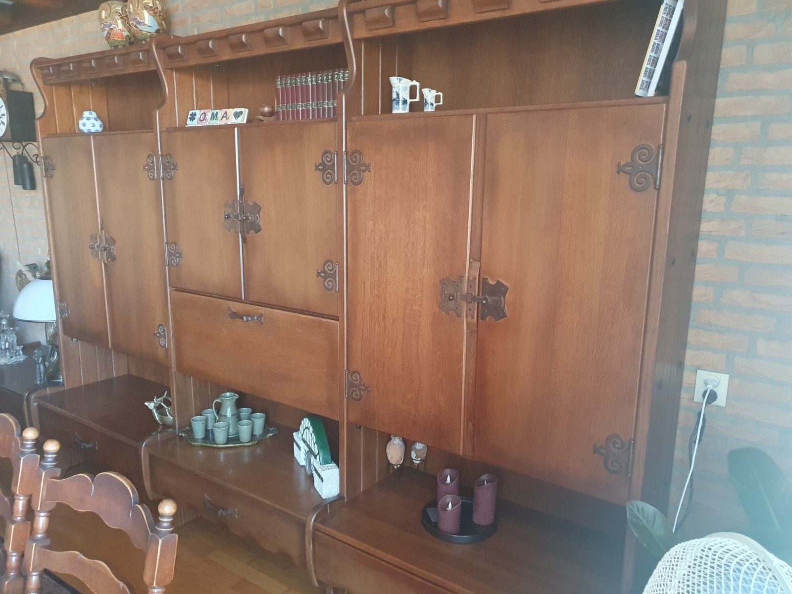 woonkamer kast, eettafel + stoelen, salontafel, tv kast, Ophalen