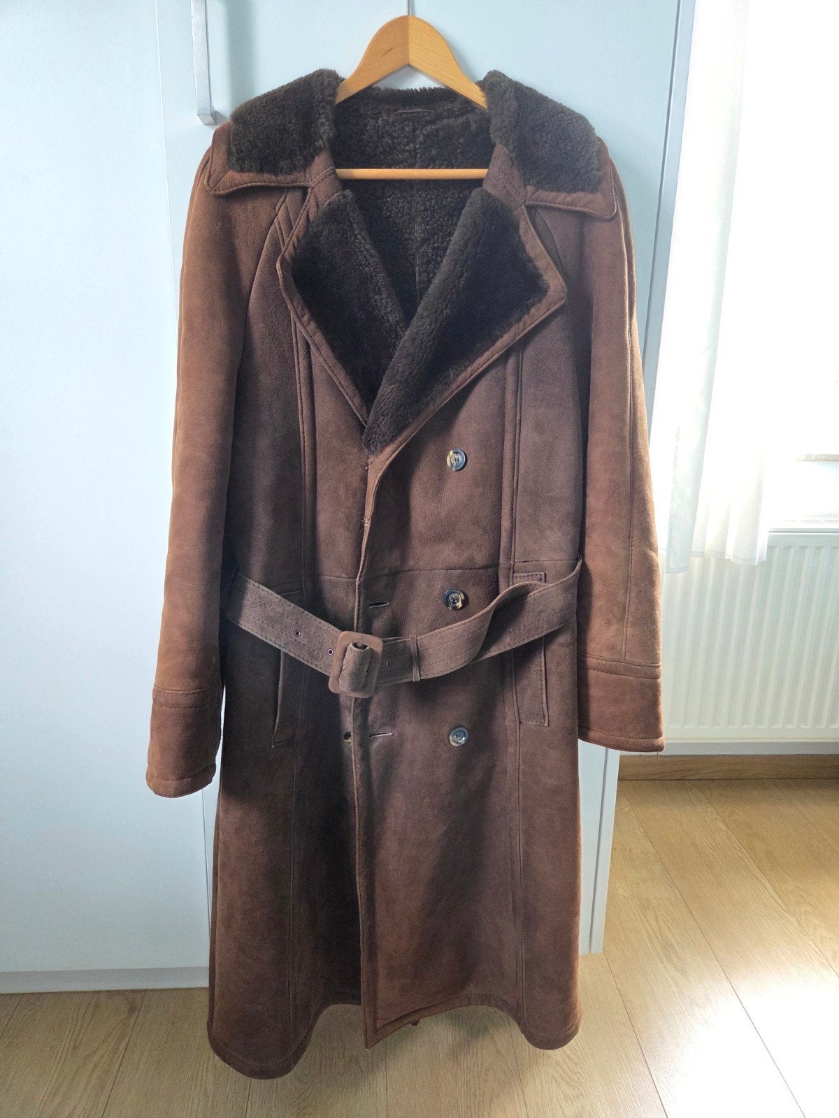 lange bruine suède jas, Kleding | Dames, Ophalen of Verzenden, Gedragen, Maat 42/44 (L), Bruin