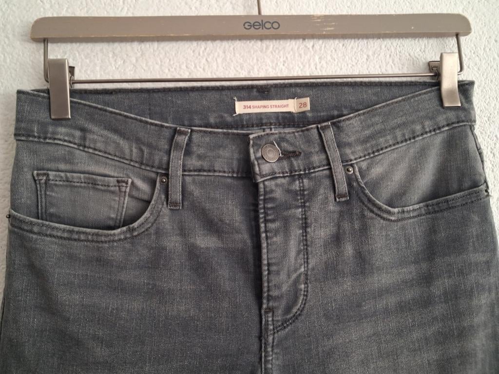 Levi's 314 Shaping Straight Jeans - W28 L34, Ophalen of Verzenden, Zo goed als nieuw, W28 - W29 (confectie 36), Grijs