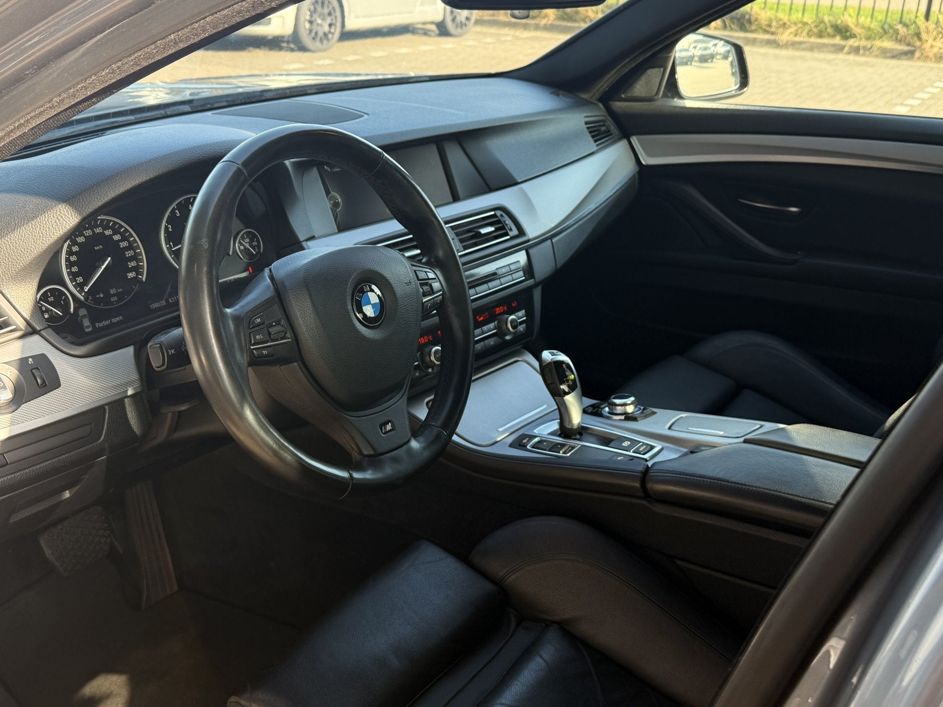 BMW 5 Serie 528i M Pakket | Head-Up | Cruise | Stoelverwarmi, Automaat, Euro 5, Gebruikt, Zwart