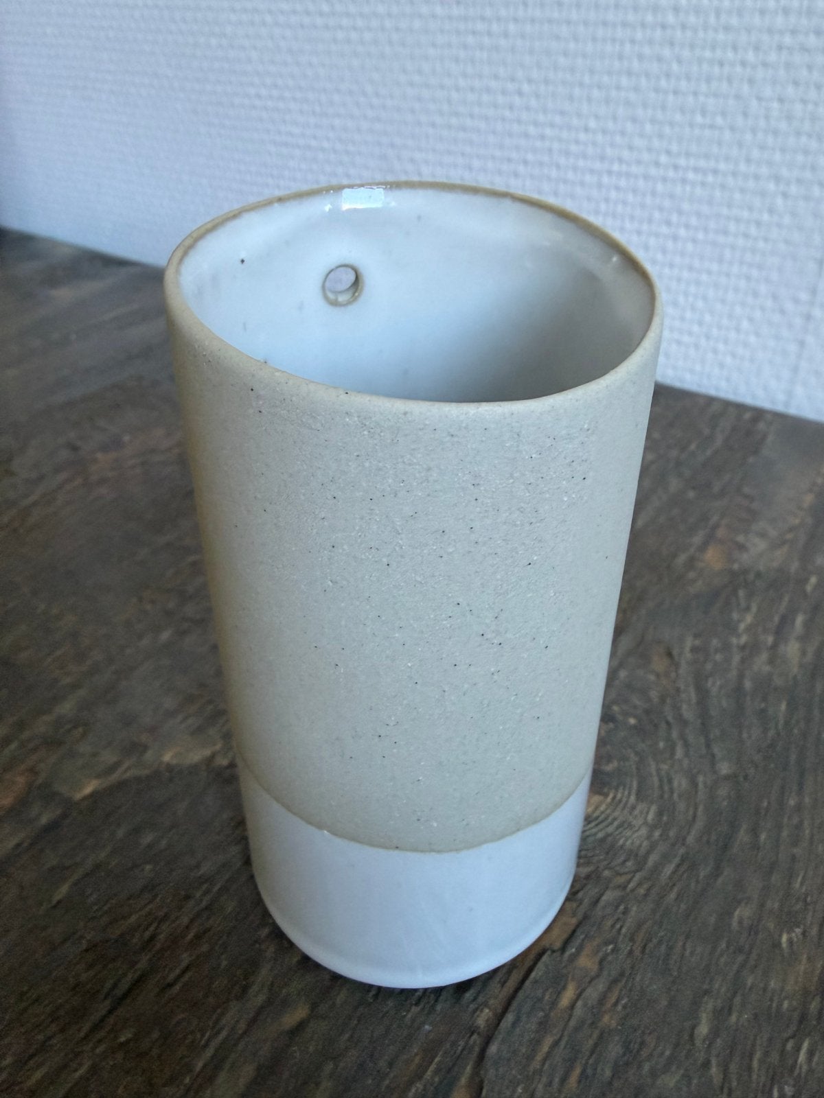 Hübsch Deens design vaasje, wit/beige, keramiek, Ophalen of Verzenden, Zo goed als nieuw, Wit, Steen/keramiek