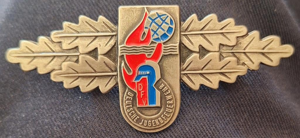 Duitse Jeugdbrandweer Speld- DFV, Verzamelen, Speldjes, Pins en Buttons, Ophalen of Verzenden, Zo goed als nieuw, Speldje of Pin