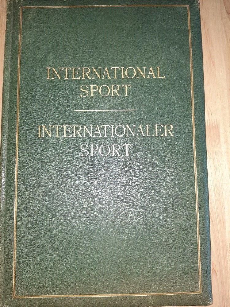 7 KILO !! Zeldzaam 100 jaar oud Sportboek te ruil aangeboden, Ophalen