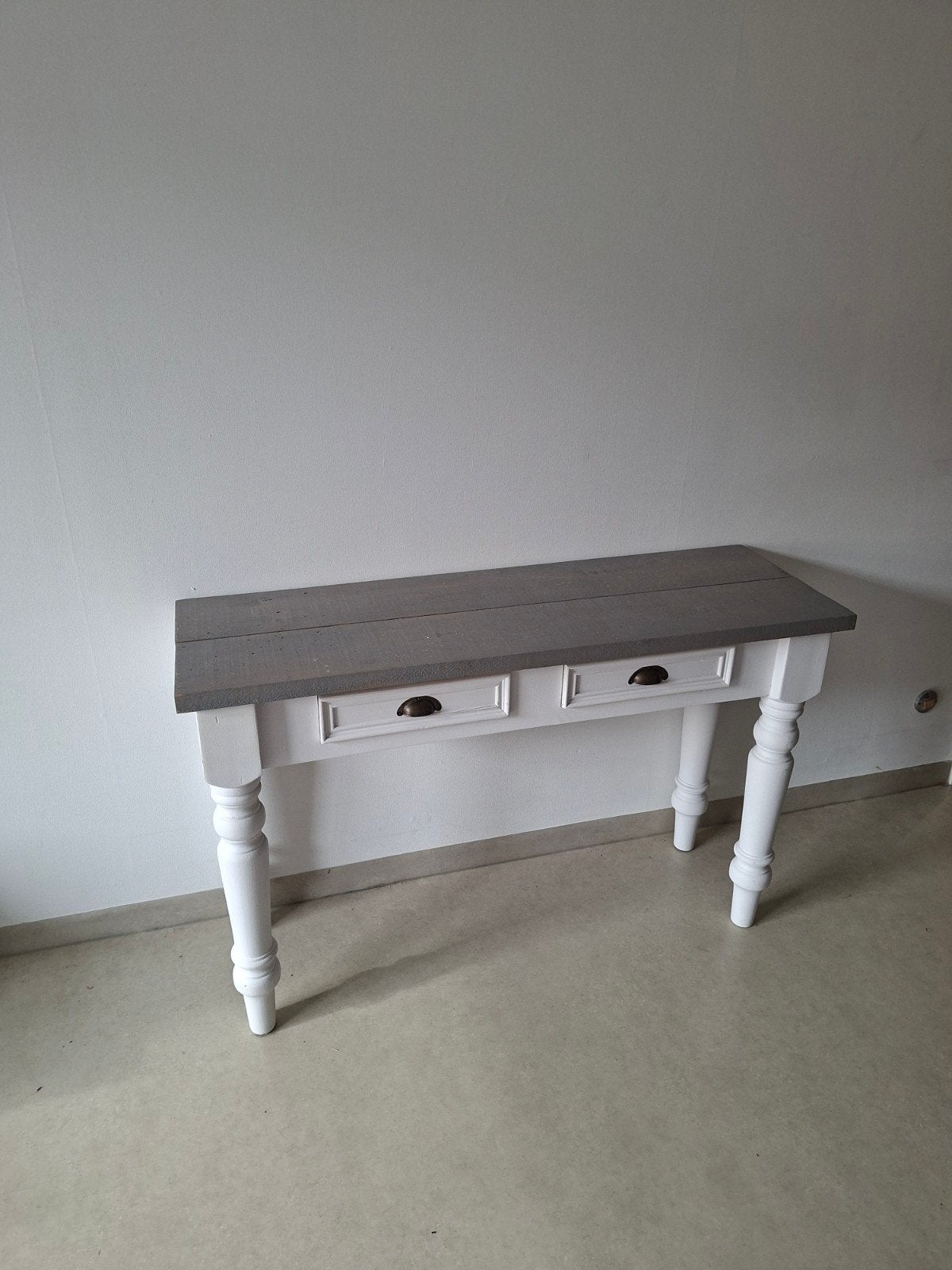 Sidetable met lades - Wit met grijs blad, Ophalen, Gebruikt, 100 tot 150 cm, Tot twee personen