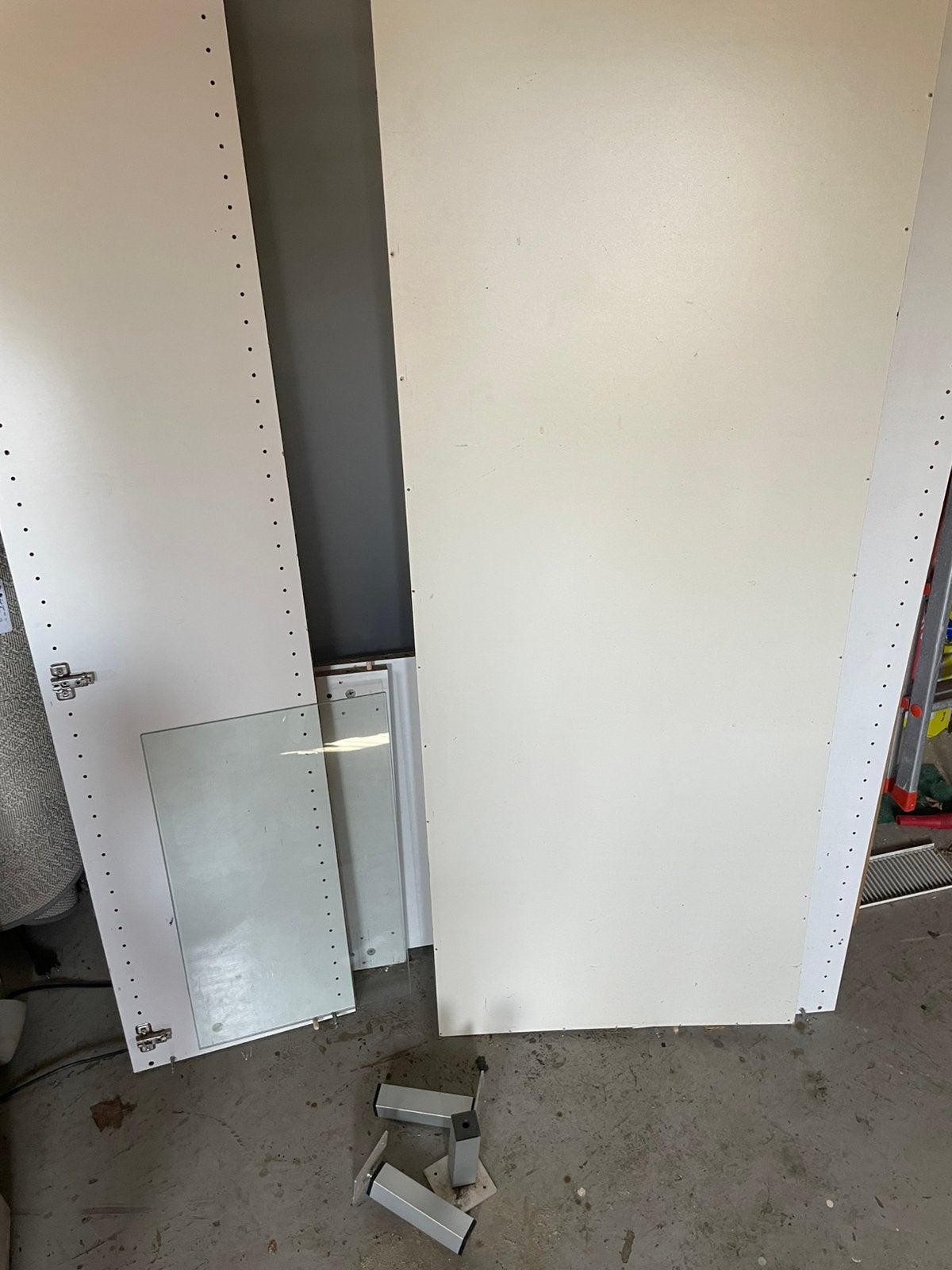 Ikea kast met glazen deur en leggers, Ophalen, Gebruikt
