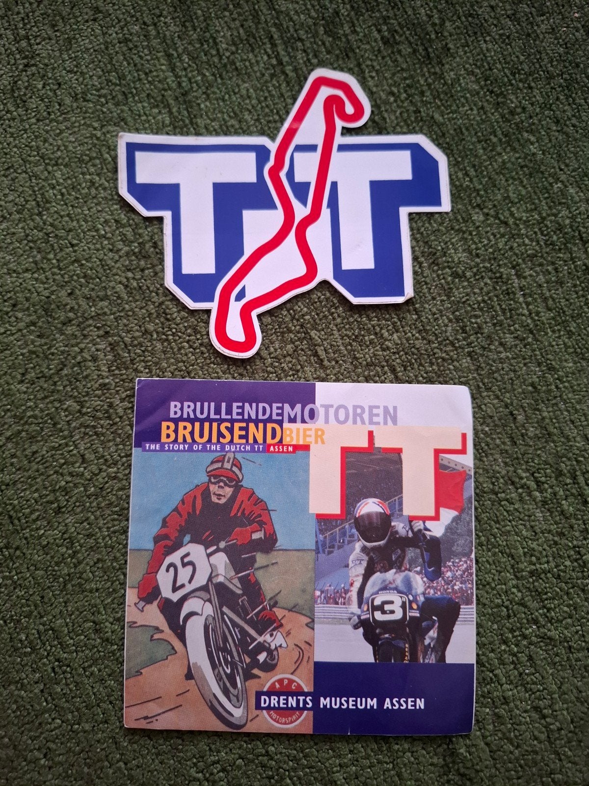Twee stickers Dutch TT, Verzamelen, Ophalen of Verzenden, Zo goed als nieuw, Motoren