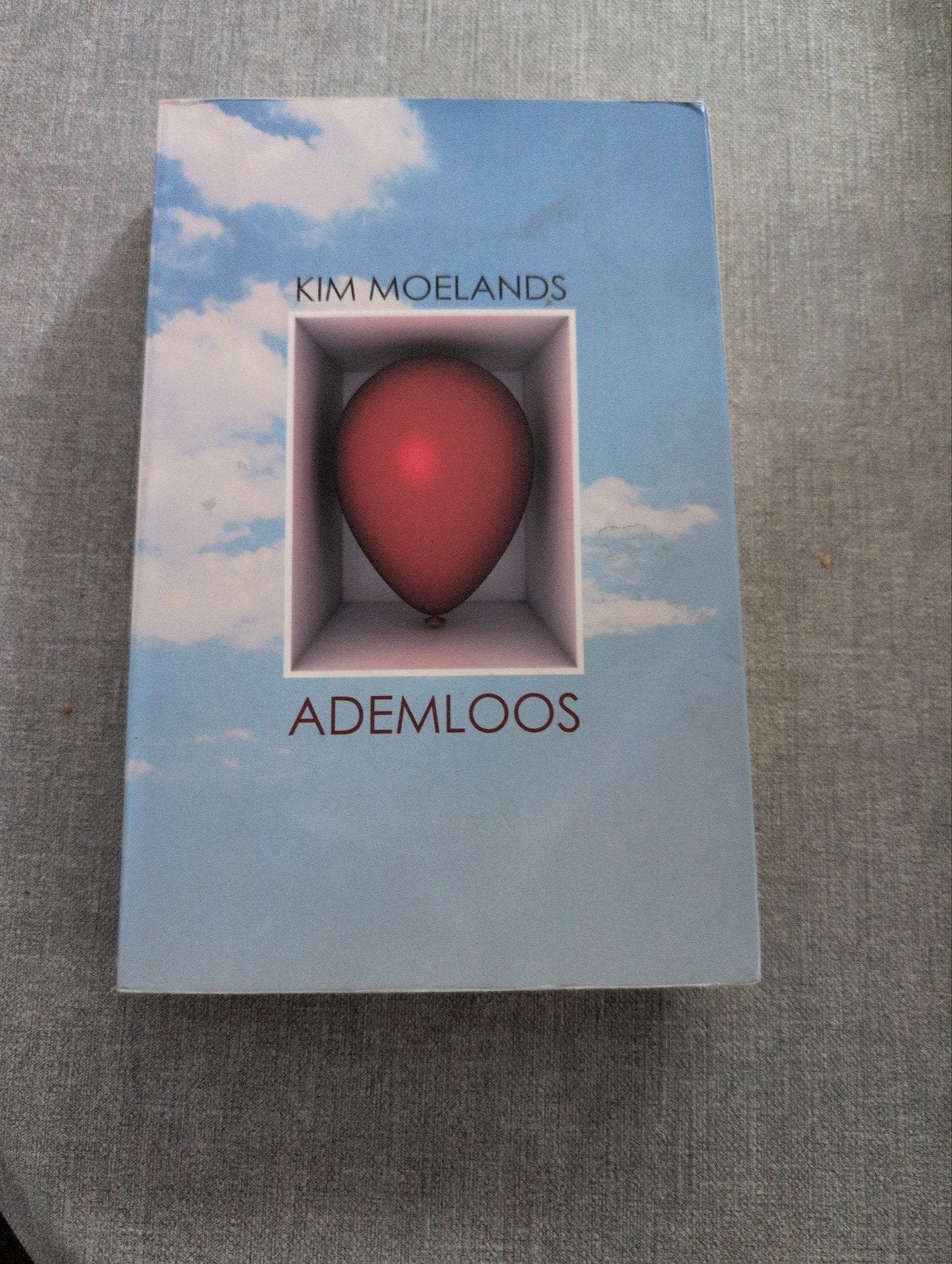Ademloos - Kim Moelands (Boek), Boeken, Ophalen of Verzenden, Gelezen, Kim Moelands, Nederland
