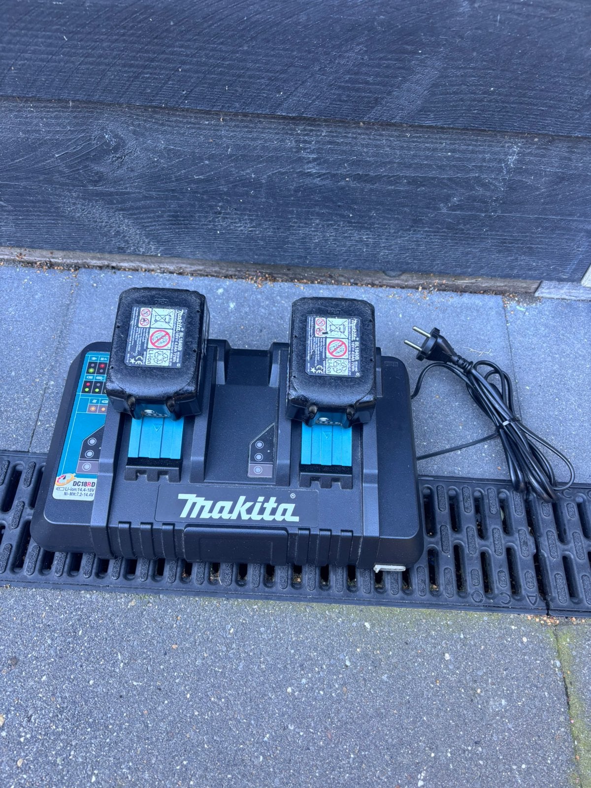 Makita Duolader 18v 4,0ah, Ophalen of Verzenden, Zo goed als nieuw