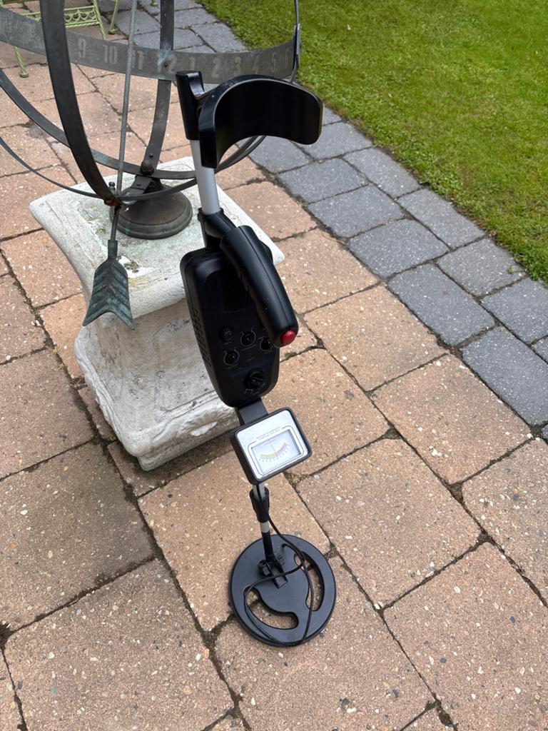 Metaaldetector met instelbare gevoeligheid en discriminatie, Zo goed als nieuw, 30 cm of minder, Discriminatie metaaldetectie