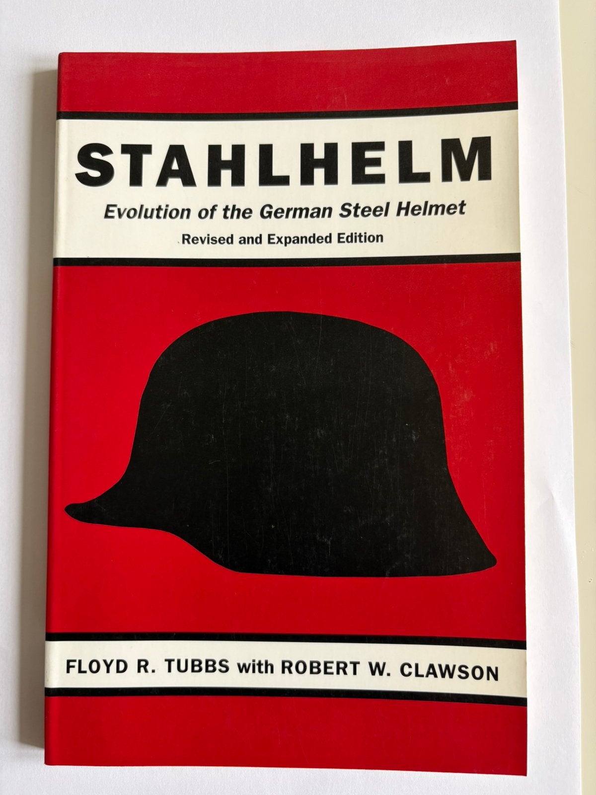 STAHLHELM Evolution of the German Steel Helmet, Verzamelen, Militaria | Tweede Wereldoorlog, Ophalen of Verzenden, Nederland, Mes of Dolk