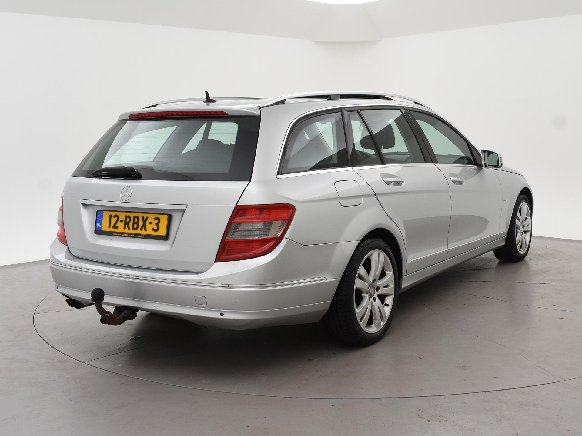 Mercedes-Benz C-klasse Estate 180 CGI AUT. AVANTGARDE + SCHU, Auto's, Mercedes-Benz, Euro 5, 1796 cc, 84 €/maand, 750 kg