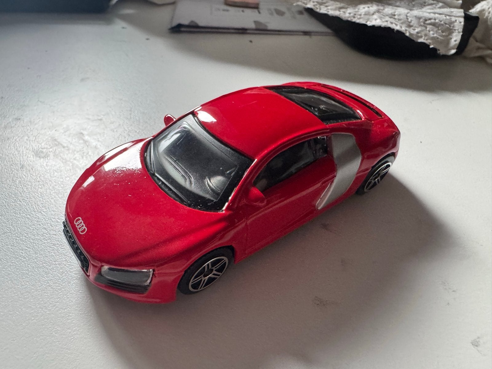 Audi R8 1:43 Bburago - Rood modelauto, Ophalen of Verzenden, Zo goed als nieuw, Auto, Overige merken