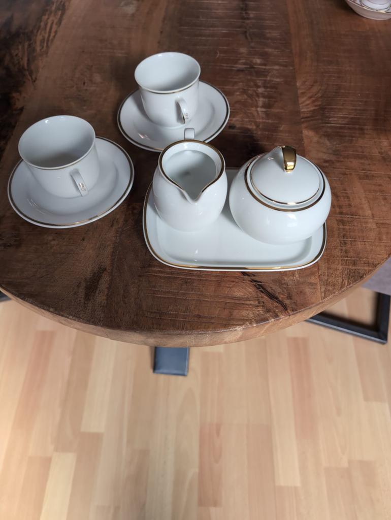 Mooi melkkannetje en suikerpot en 2 kop en schotels  DE, Ophalen