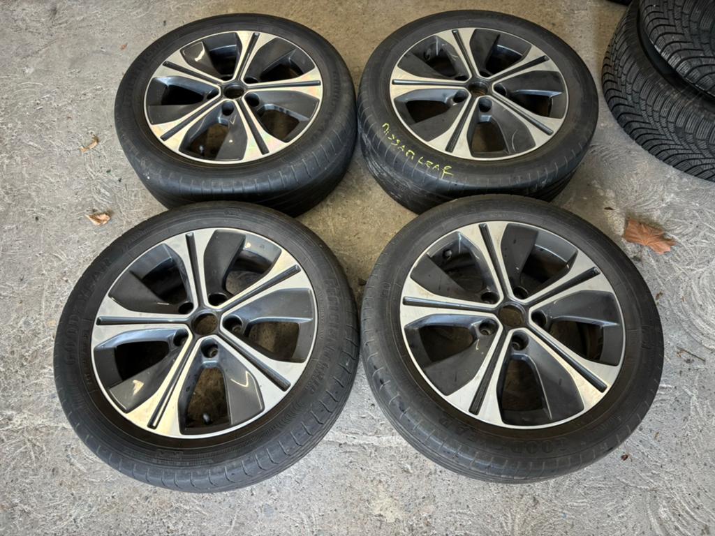 17 inch Nissan Leaf, Pulsar velgen met zomerbanden, Auto diversen, Ophalen