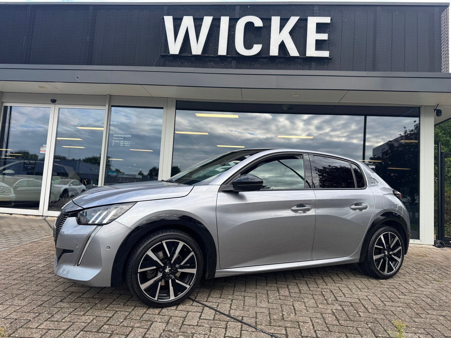 Peugeot 208 1.2 PureTech GT Pack Automaat Pano Leder Camera, 101 pk, Gebruikt, Origineel Nederlands, 3 cilinders