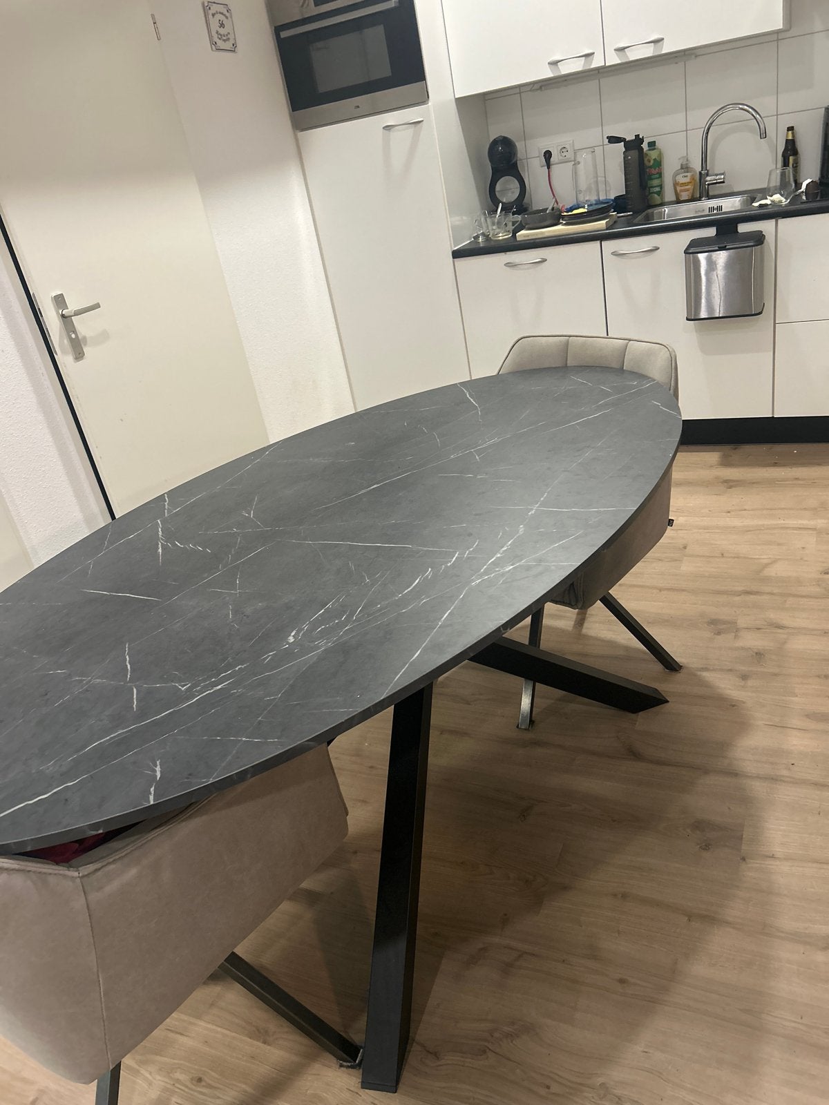 Ovale eettafel met marmerlook, Huis en Inrichting, Ophalen, Gebruikt, Ovaal, Overige materialen