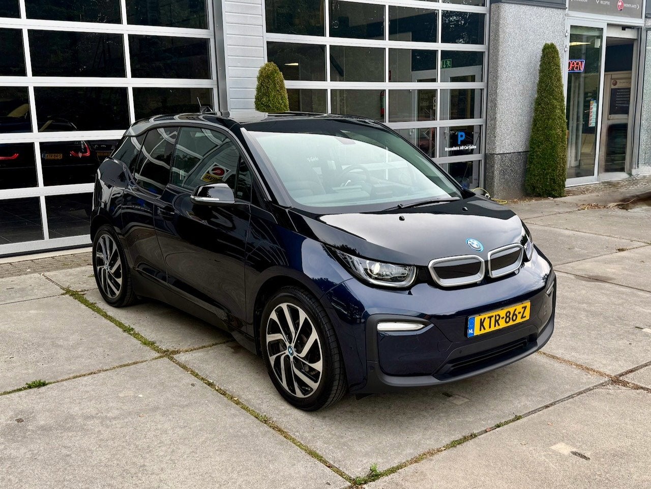 BMW I3 120Ah 42 kWh|Sunroof|Leer|Navi|Camera, Auto's, Automaat, Dealer onderhouden, Achterwielaandrijving, Gebruikt