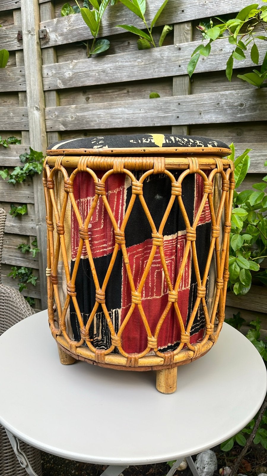 Rotan poef jaren '40 handgemaakt met opbergruimte, Huis en Inrichting, Banken | Voetenbanken en Poefen, Ophalen, Minder dan 50 cm