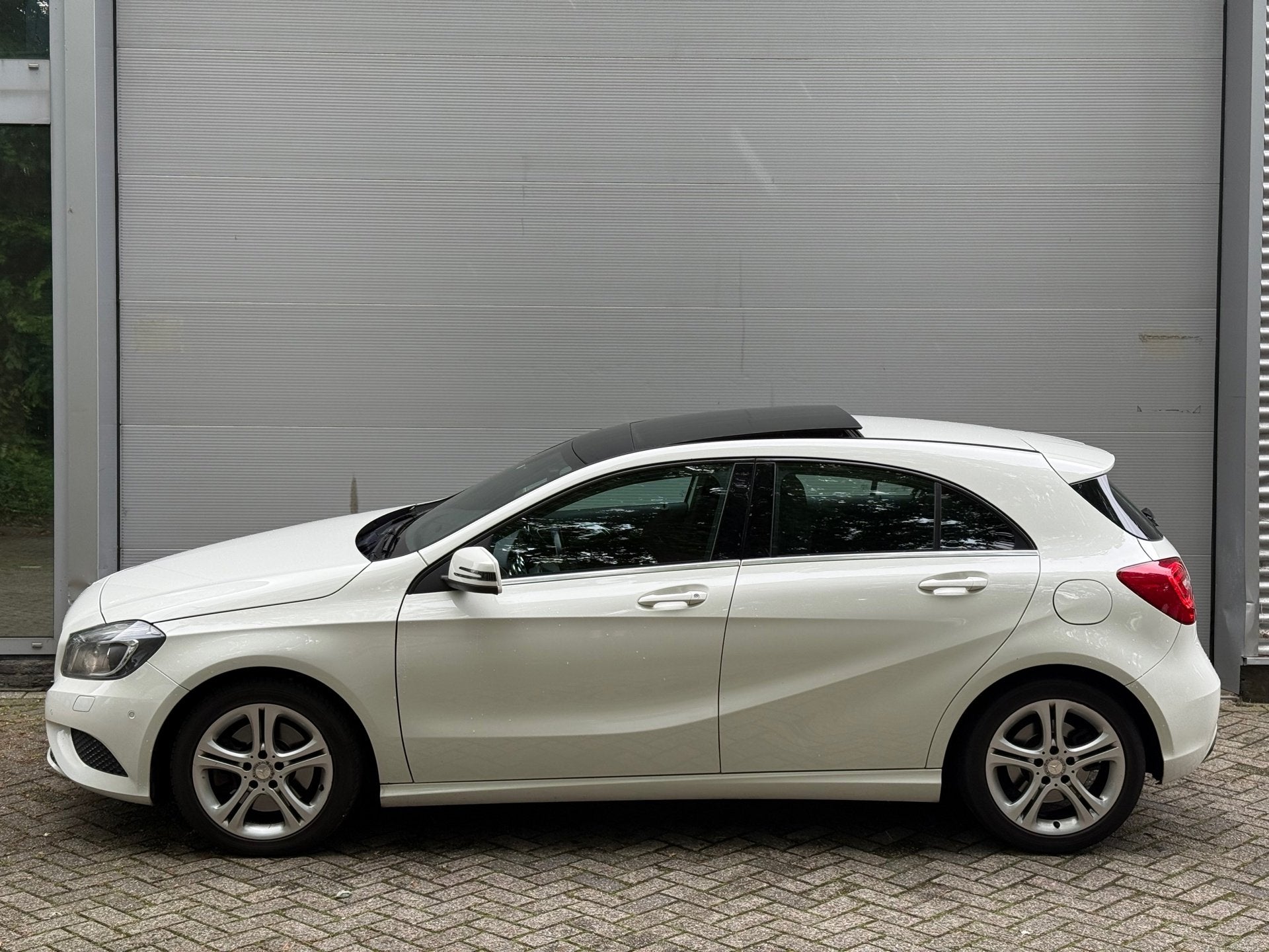 Mercedes-Benz A-klasse 250 Ambition l Pano l Cruise l Climat, 1345 kg, Gebruikt, 4 cilinders, Leder en Stof