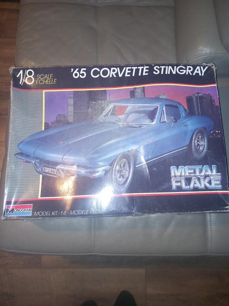 Monogram '65 Corvette Stingray modelbouwkit 1:8, Hobby en Vrije tijd, Auto, Groter dan 1:32, Ophalen of Verzenden, Zo goed als nieuw