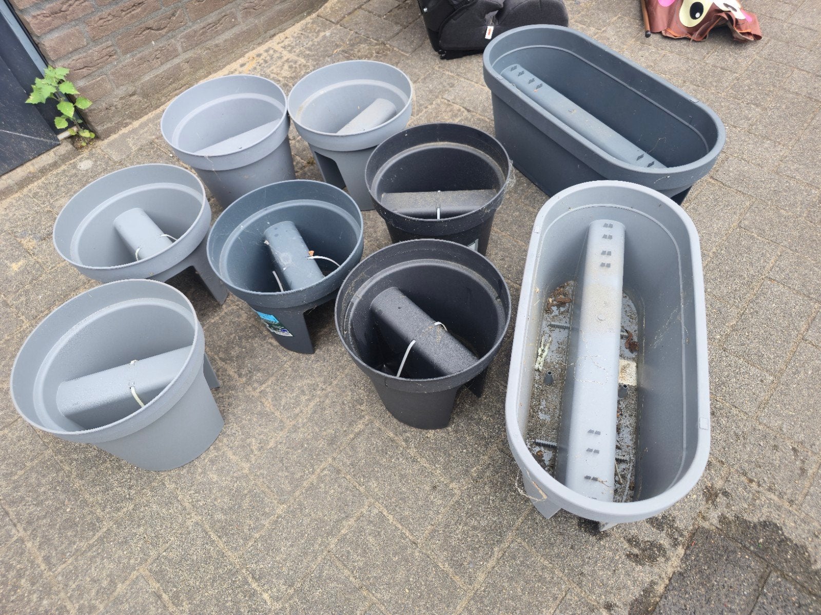 9x balkon/ schutting bloembakken grijs, Tuin en Terras, Bloembakken en Plantenbakken, Ophalen of Verzenden, Gebruikt