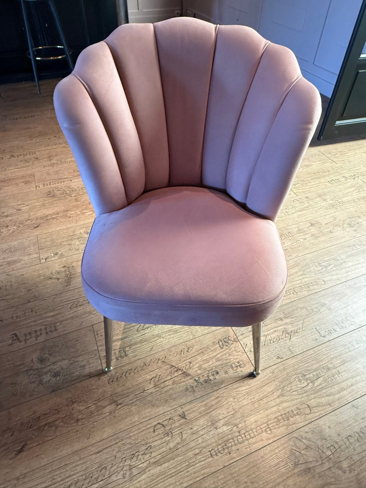 4 Roze Velvet Schelpstoelen - Zo goed als nieuw, Overige kleuren, Ophalen of Verzenden, Zo goed als nieuw, Vier