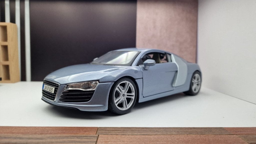 1:18 Audi R8 - Maisto Premiere Edition - Zilver / Grijs, Ophalen of Verzenden, Gebruikt, Auto, Maisto