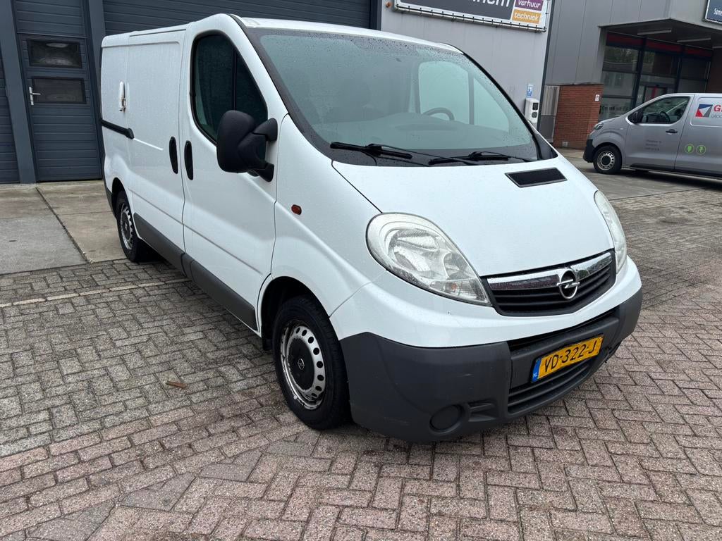 Opel Vivaro 2.0 D 66KW BV 2013, Auto's, 1716 kg, Stof, 1995 cc, Zwart