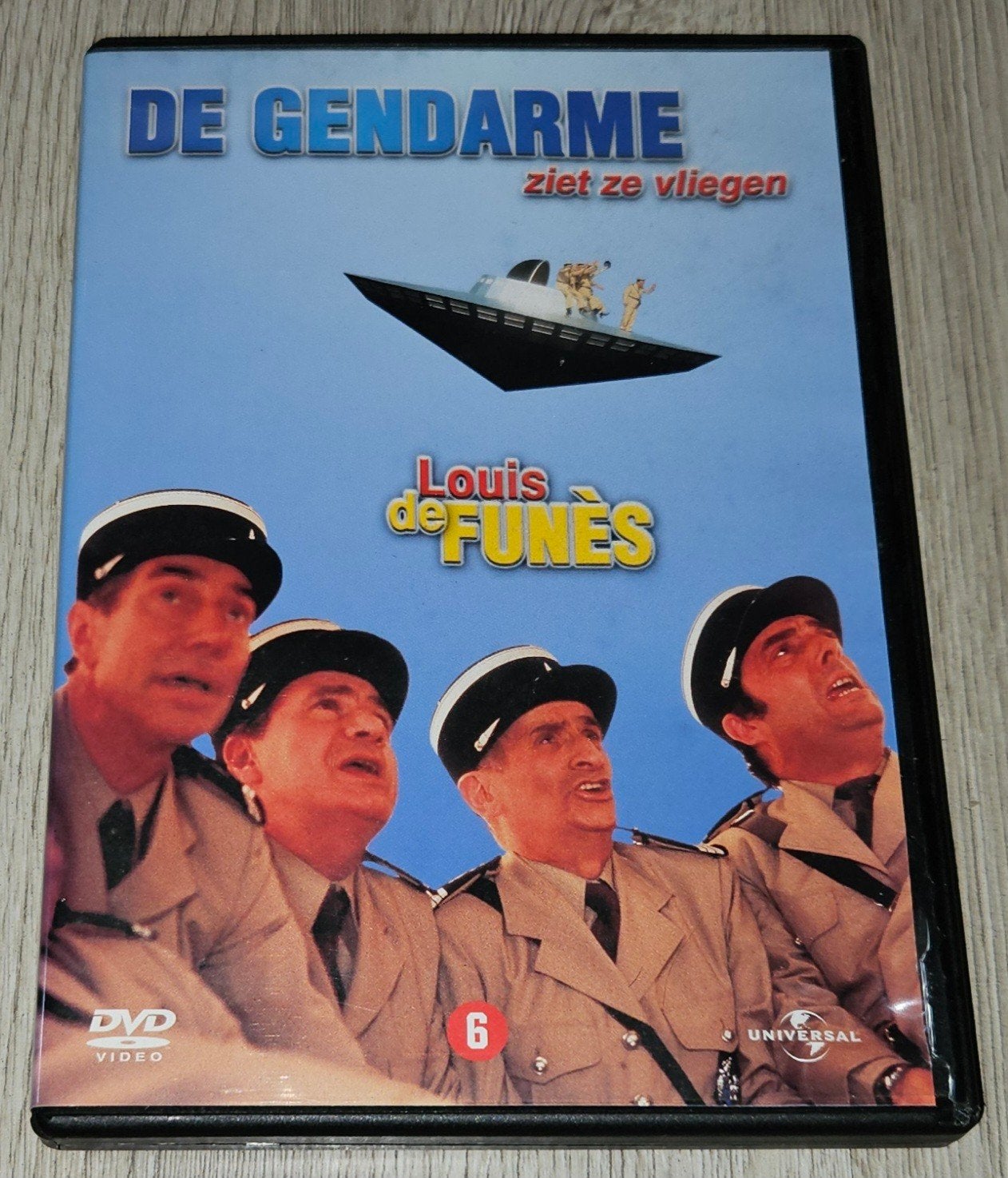 De Gendarme Ziet Ze Vliegen - Louis de Funès DVD, Vanaf 6 jaar, Ophalen of Verzenden, Gebruikt, Overige genres