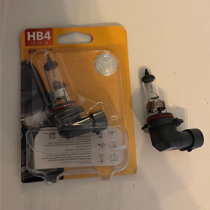 Philips HB4 12V 51W lampjes - 2 stuks, ongebruikt, Auto-onderdelen, Ophalen of Verzenden, Nieuw, Universele onderdelen