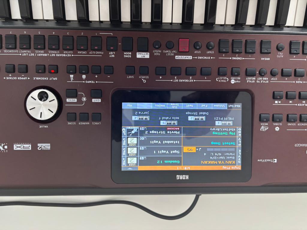 Korg Pa700 Professional Arranger keyboard, Ophalen of Verzenden, Zo goed als nieuw, 61 toetsen, Korg