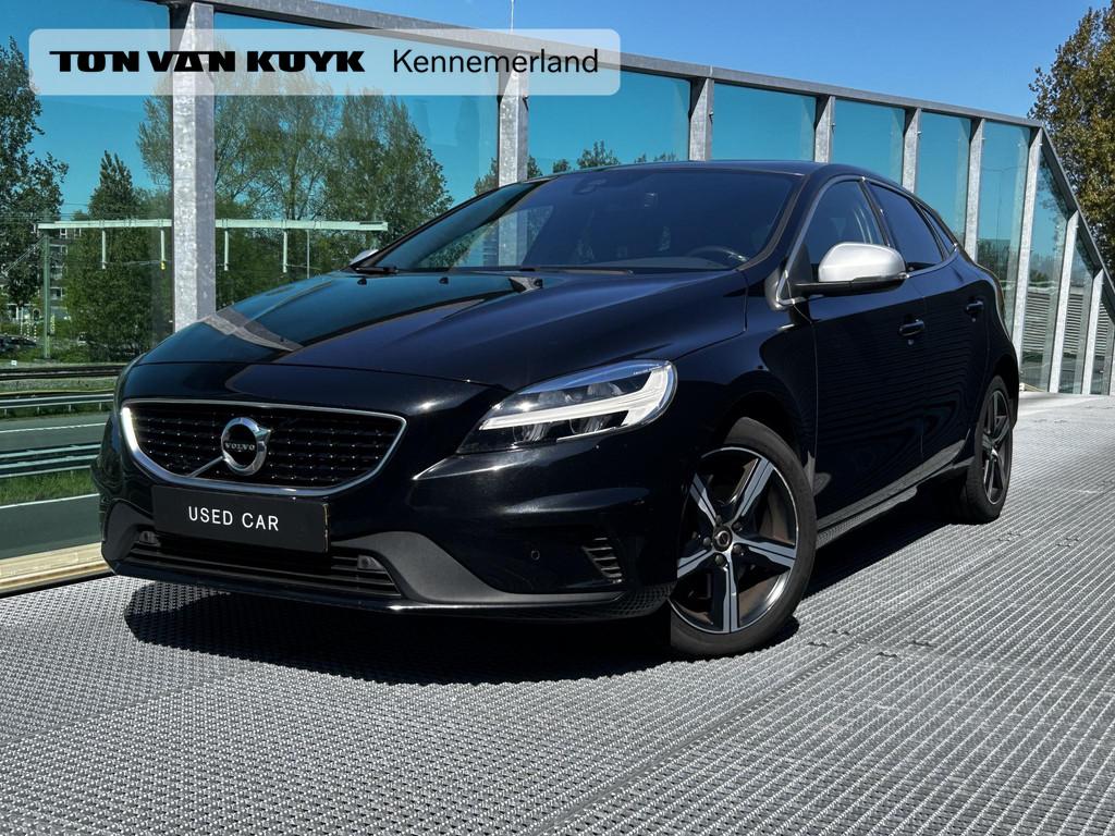 Volvo V40 1.5 T3 Polar+ Sport Automaat, Alarm, Panorama dak,, Euro 6, 4 cilinders, 700 kg, Zwart
