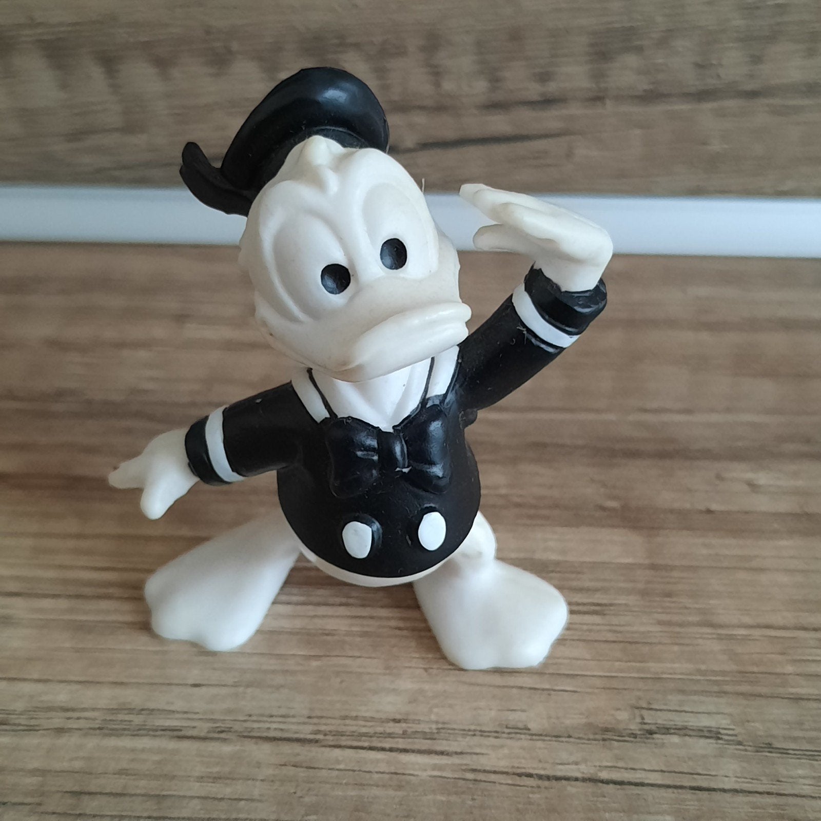 Donald Duck zwart wit 1996 Bully The Walt Disney Company, Verzamelen, Disney, Ophalen of Verzenden, Donald Duck, Nieuw, Beeldje of Figuurtje