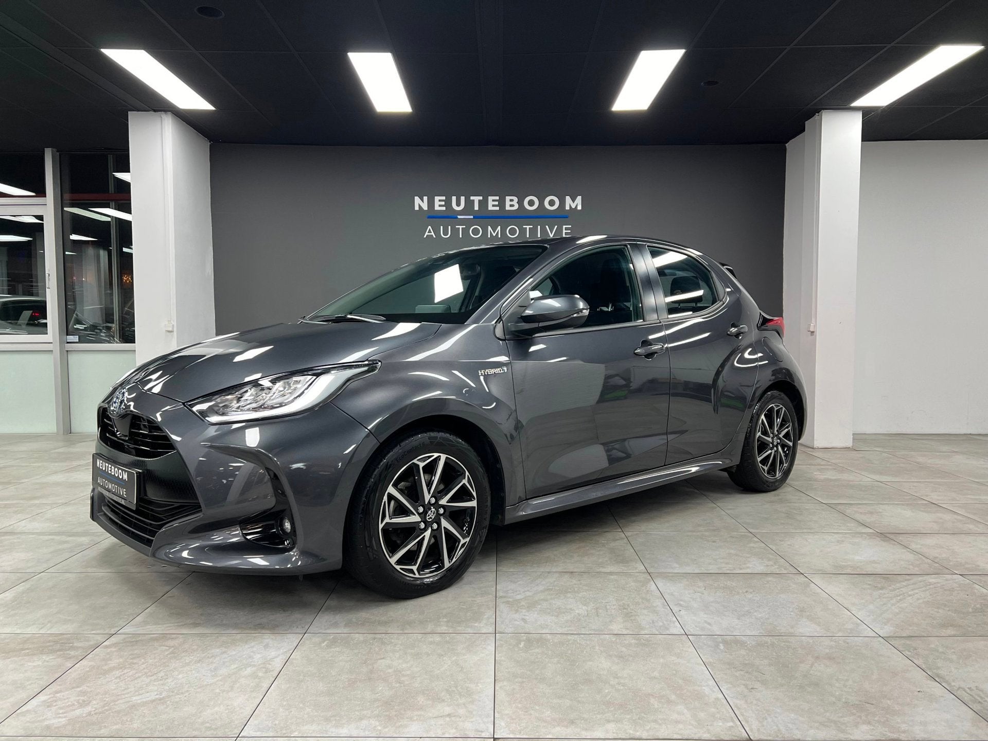 Toyota Yaris 1.5 Hybrid Dynamic | Carplay | Cam | Keyless|, Stof, Gebruikt, Zwart, 116 pk