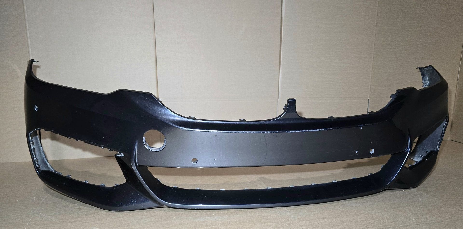 Voorbumper BMW 5 Serie G30 G31 M Pakket 6xPDC 51118064928, Gebruikt, -, Voor, Ophalen of Verzenden