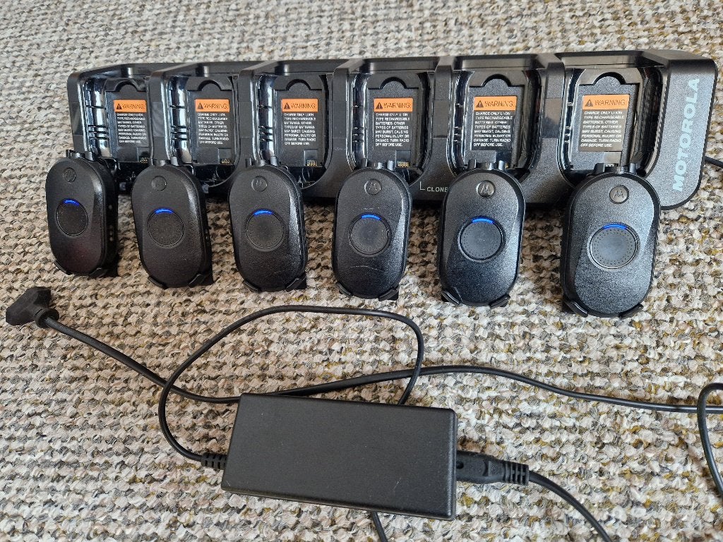 Motorola 446E (6 st.) met multilader, Telecommunicatie, Ophalen of Verzenden, Gebruikt, Minder dan 2 km, Portofoon of Walkie-talkie