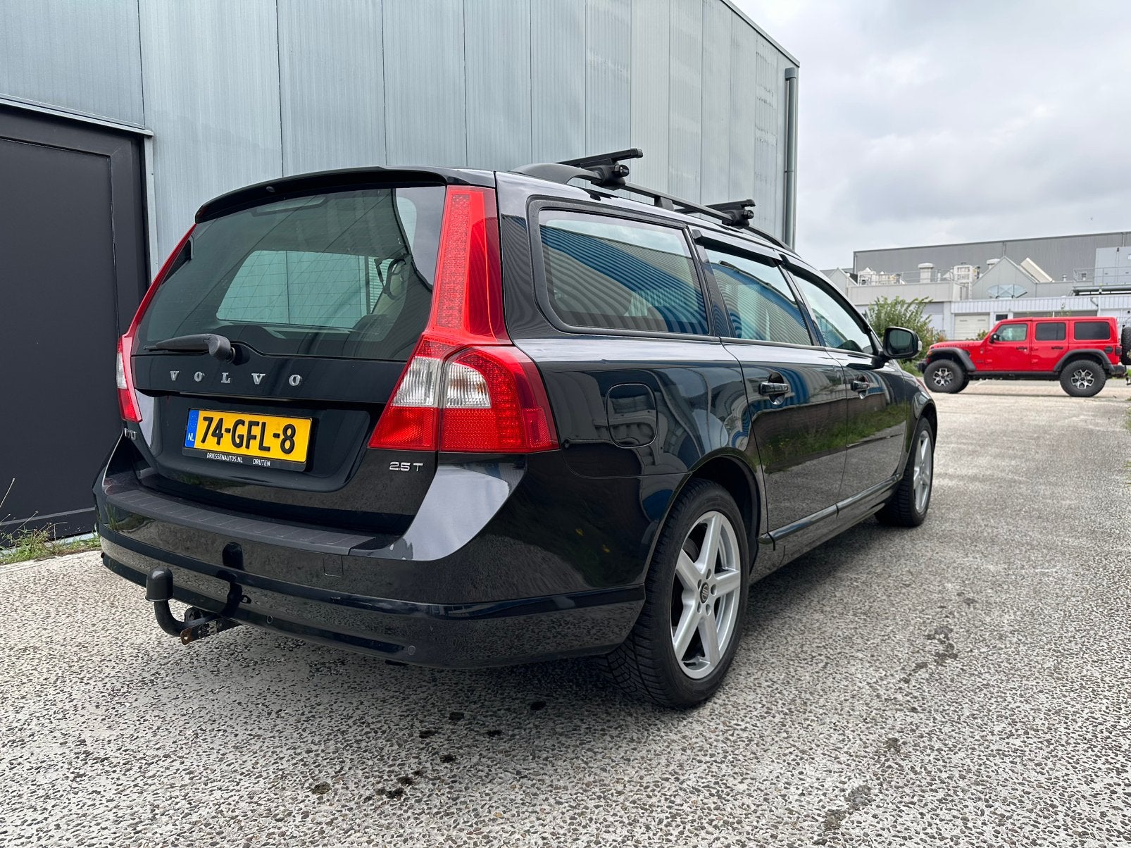 Volvo V70 2.5 T AUT 2008 Zwart, Auto's, 1800 kg, Stationwagon, Particulier, 93 €/maand