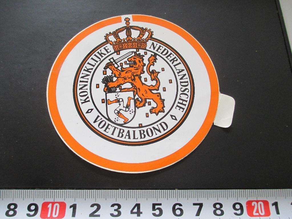 sticker wapen KNVB kon ned voetbal bond, Ophalen, Zo goed als nieuw