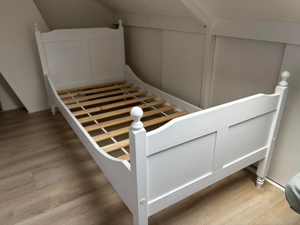 Kinderbed 90x200cm(met lattenbodem), Ophalen, 70 tot 85 cm, Zo goed als nieuw, Lattenbodem