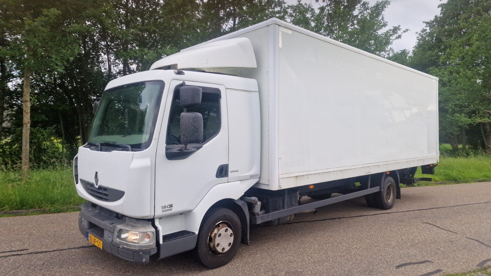 Renault midlum   180 eev, Bedrijf, Te koop