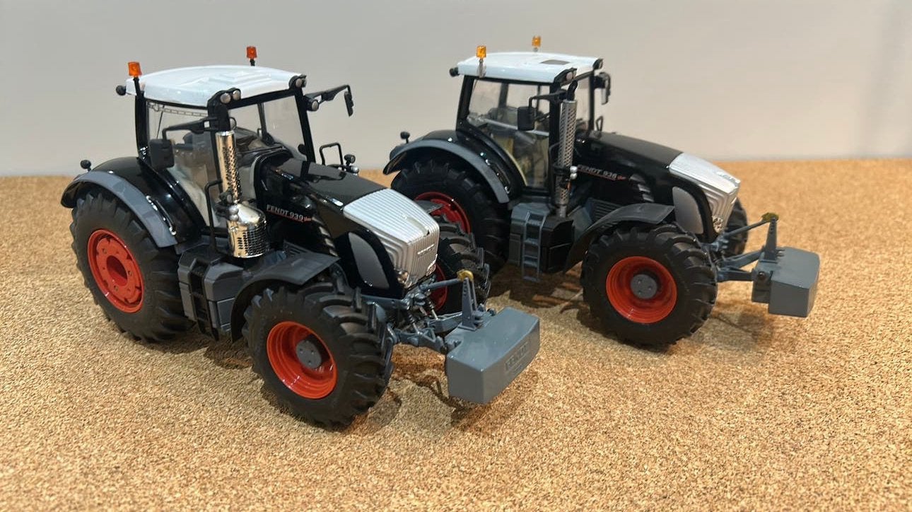 Fendt 936 en 939 black 1:32 wiking, Hobby en Vrije tijd, Modelauto's | 1:32, Ophalen of Verzenden, Zo goed als nieuw, Tractor of Landbouw