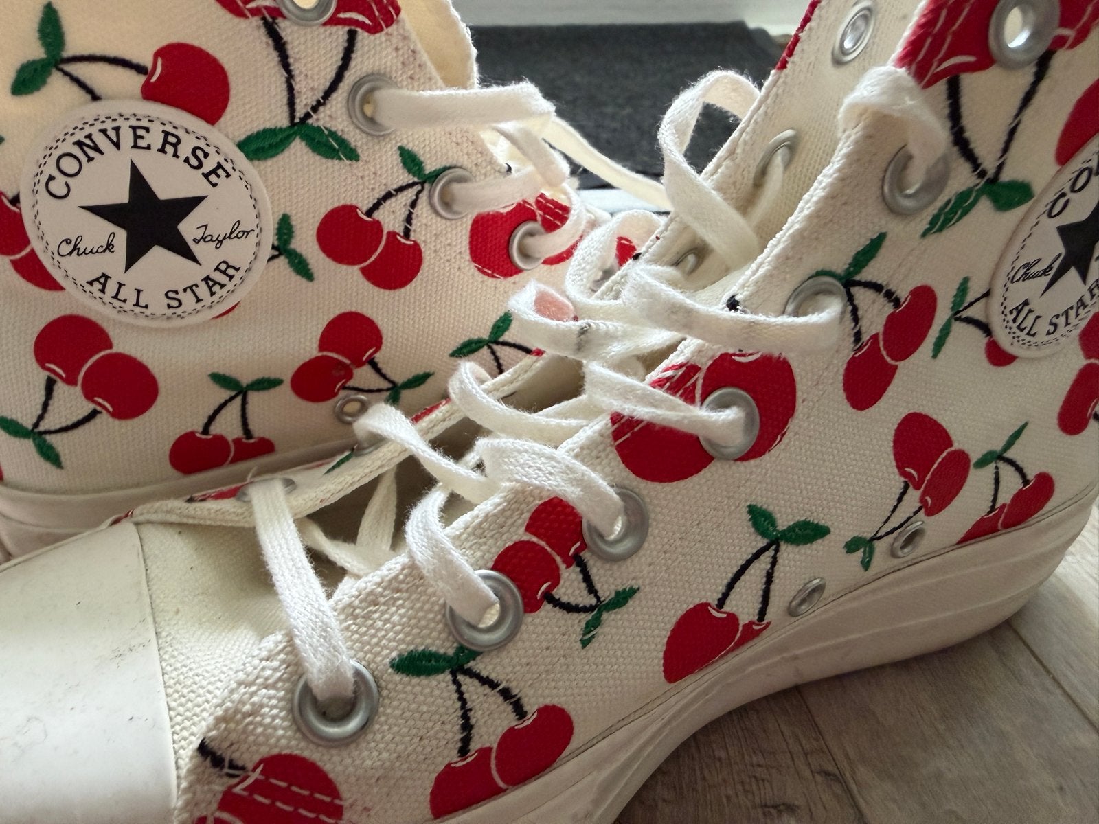 Originele Kersen Converse All Stars - Maat 39,5, Ophalen of Verzenden, Gedragen, Wit, Sneakers of Gympen