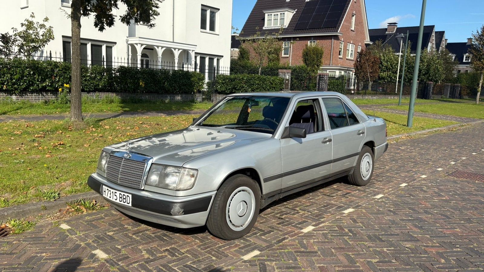 MERCEDES BENZ 300D W124 AUTOMAAT/AIRCO/TREKHAAK, Automaat, Stof, Particulier, Blauw