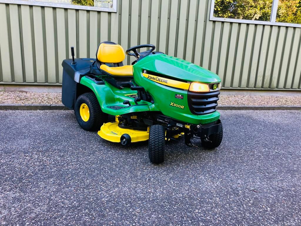 Zware John deere X300R zitmaaier hydro 2 cilinder kawasaki, Ophalen, Zo goed als nieuw